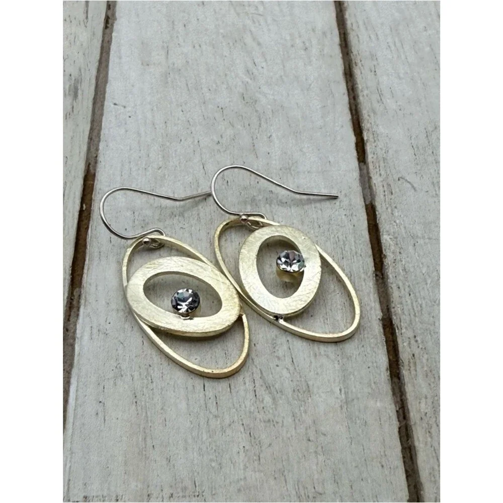N/A chic gold